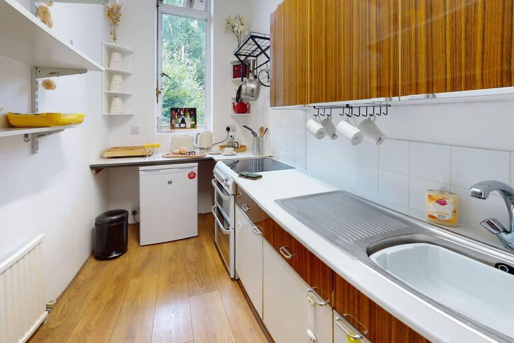 Spacious One Bedroom Flat West Hoathley Ngoại thất bức ảnh